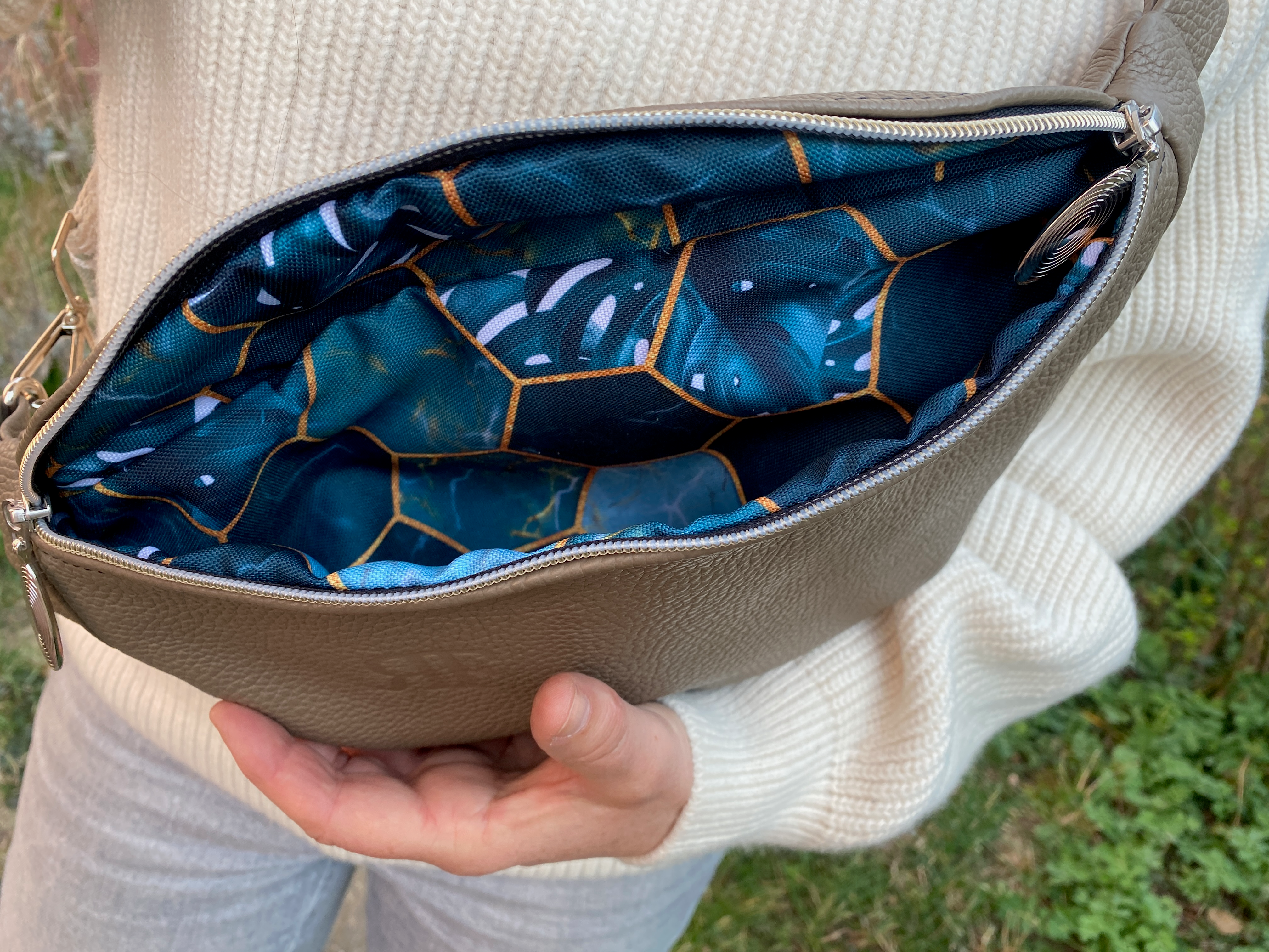 Handmade Leather Bum Bag, Funny Pack – Stylish, Practical for Everyday Use - Radka Sillerova Atelier 