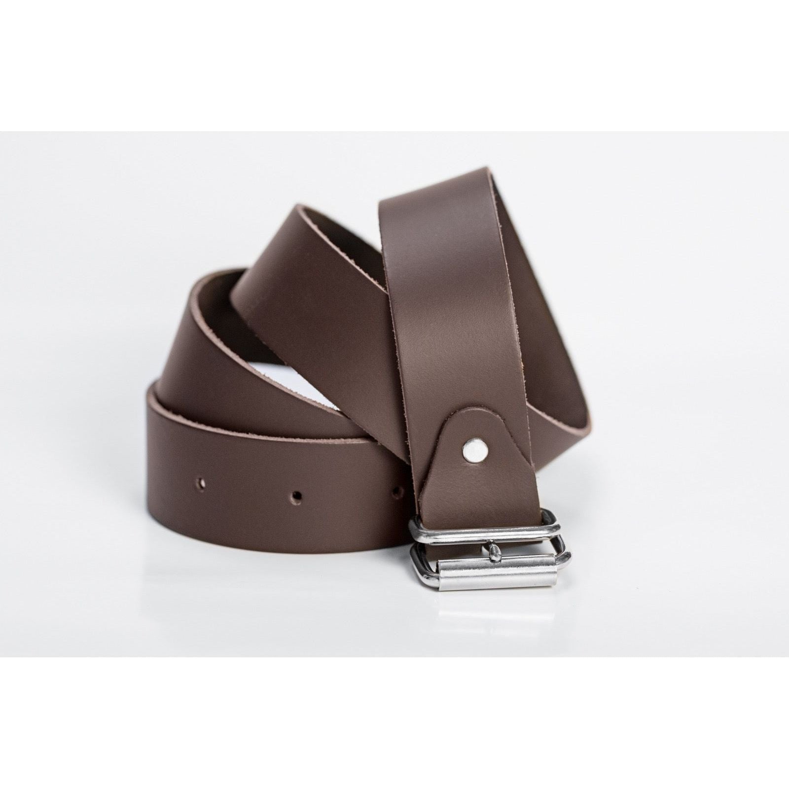 Handmade Leather Belt for Men – Durable, Stylish - Radka Sillerova Atelier 
