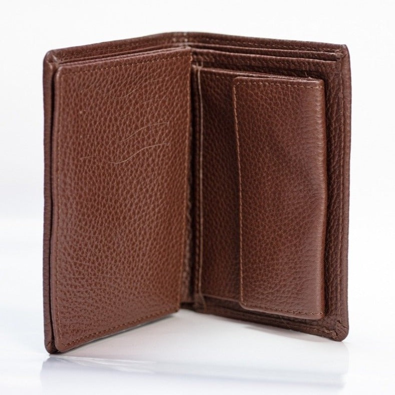 Handmade Leather Wallet for Men – Elegant, Functional & Built to Last - Radka Sillerova Atelier 