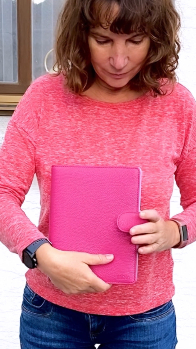 Handmade Leather Ring Binder – Elegant, Functional & Stylish in Blue - Radka Sillerova Atelier 